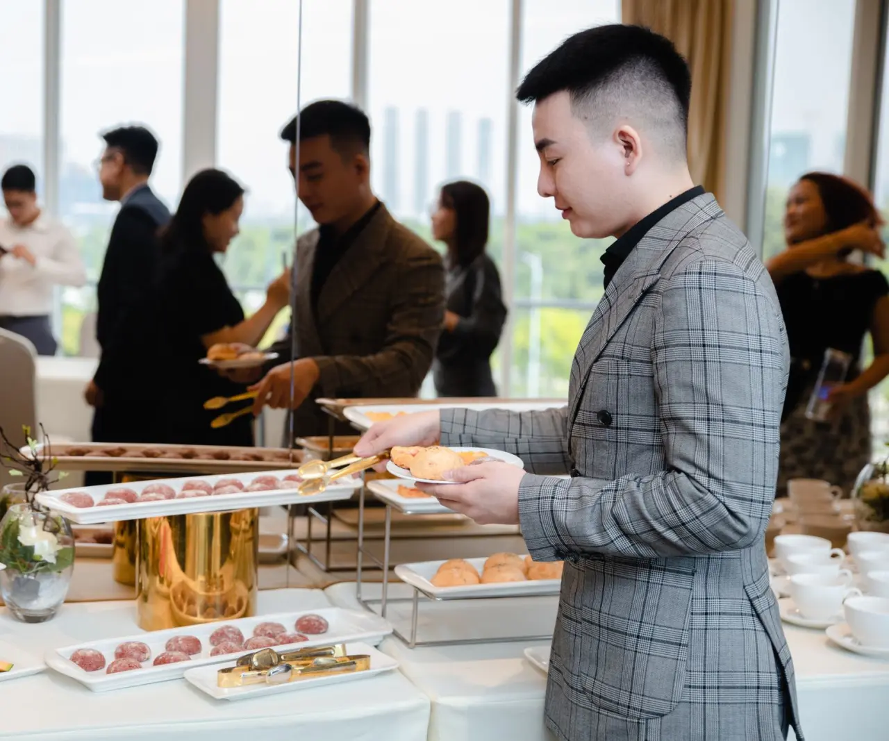 企业团餐服务托管方案对比：食堂承包与自主运营优劣分析正文配图 1
