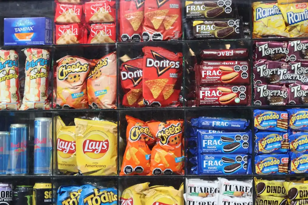 团餐服务与食堂承包模式对比：企业如何选择适合的餐饮托管方案