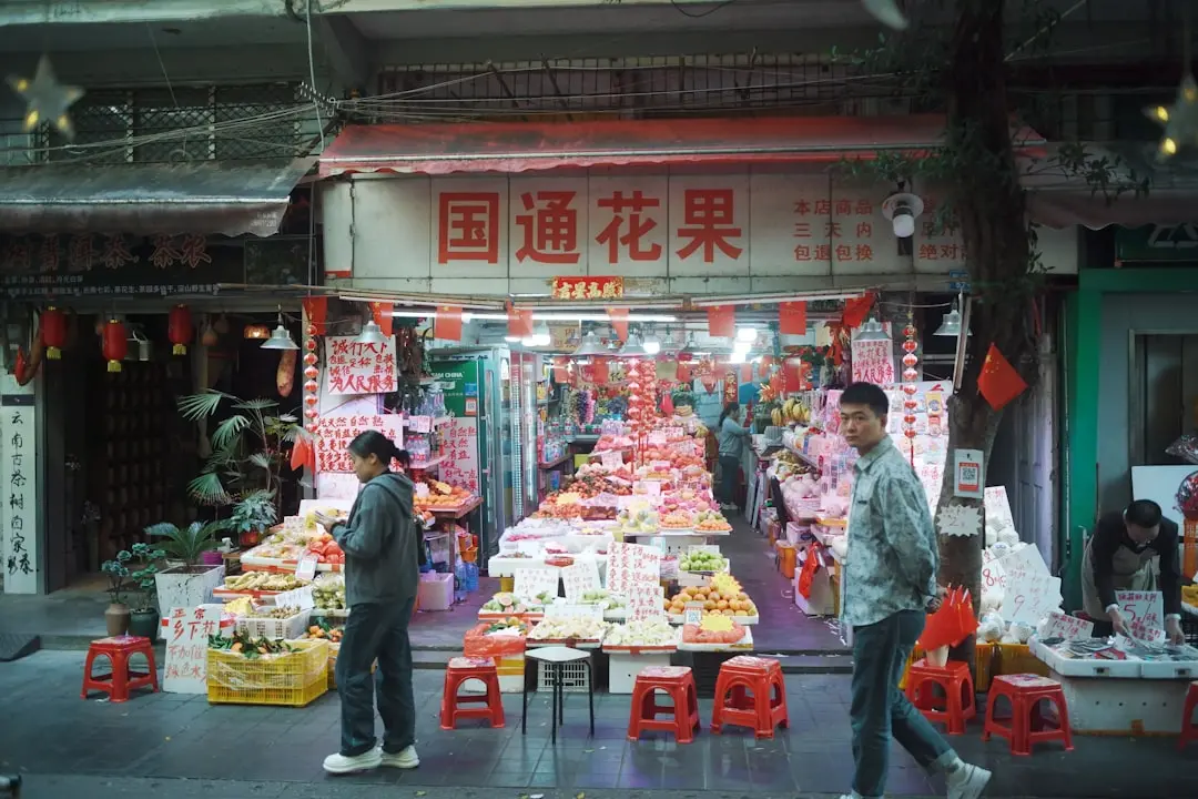 重庆食堂承包服务标准解析：粲然餐饮的食品安全管控流程
