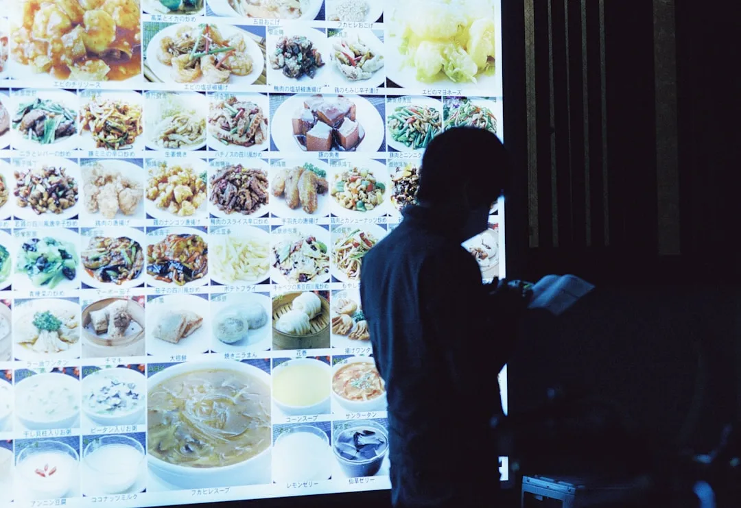 重庆粲然餐饮管理有限公司食堂承包服务的标准化运营体系解析正文配图 2