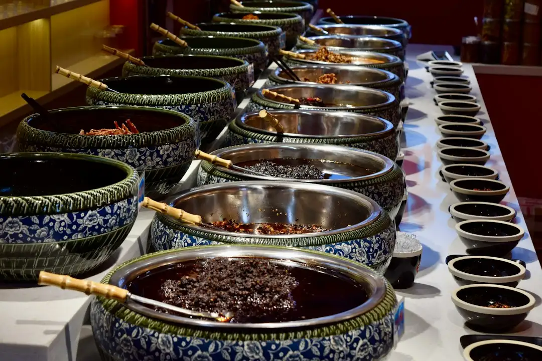 重庆粲然餐饮管理公司食堂承包服务的标准化运营体系解析正文配图 2